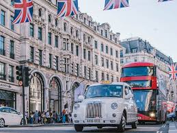 <span>Day 1</span> Arrive London