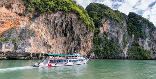 <span>Day 3</span> Johannesburg – George(By Flight) – John Benn Cruise